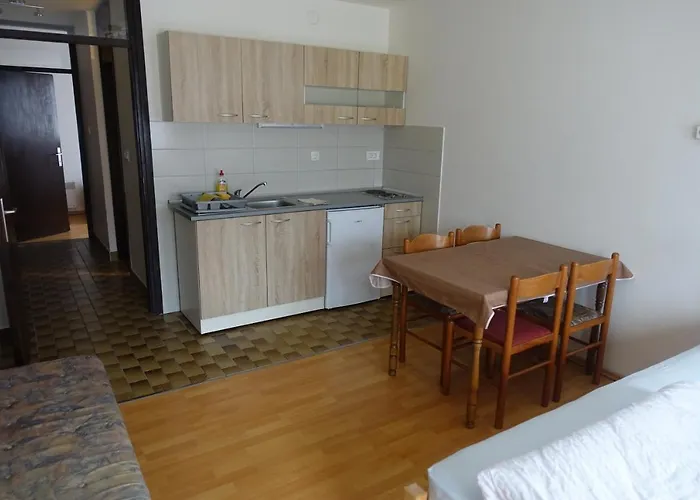 アパート Kaninska Vas